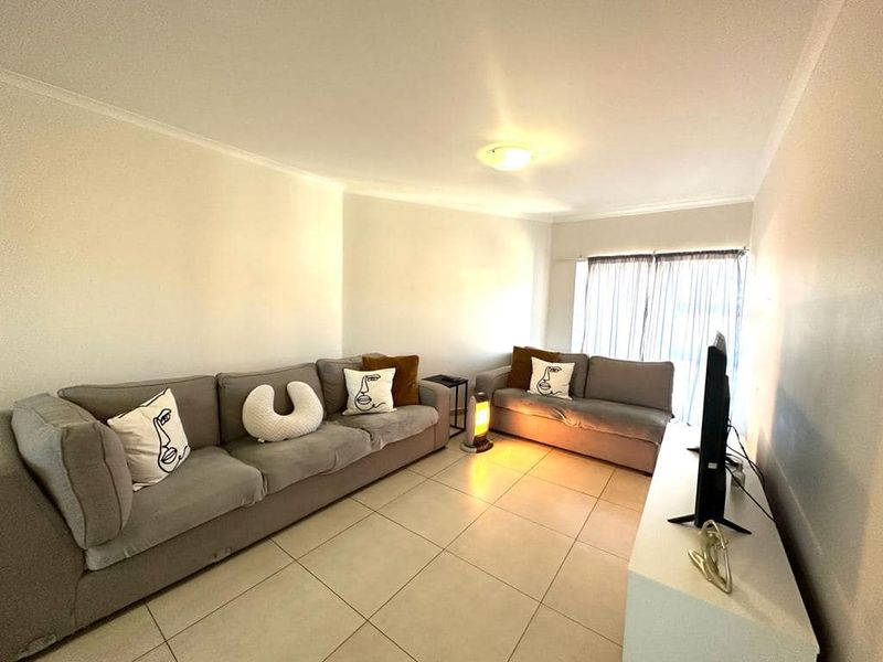 2 Bedroom Townhouse For Sale in Rocky Crest - Photo 2