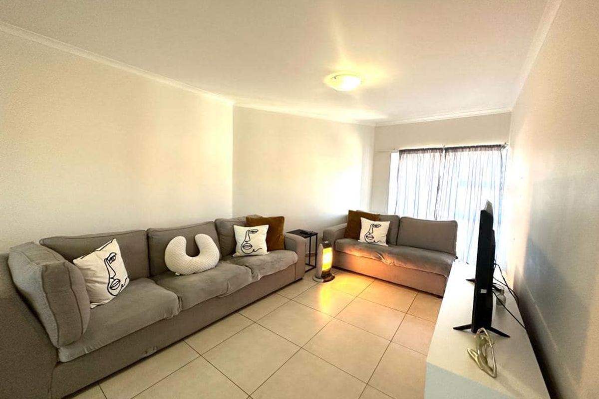 2 Bedroom Townhouse For Sale in Rocky Crest - Photo 2