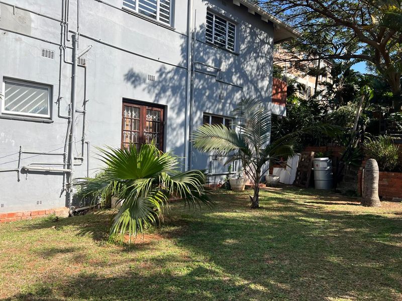 *Spacious and Bright Ground-Floor Apartment with Exclusive Garden** - Photo 3