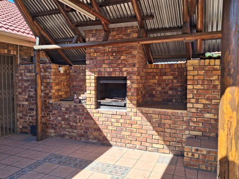 Spacious Three bedroom to rent in Valencia park - Photo 6