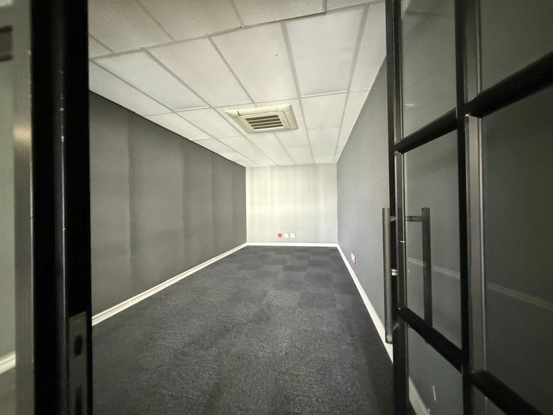 Prime Office Space Available in Silverstream Office Park - Photo 10