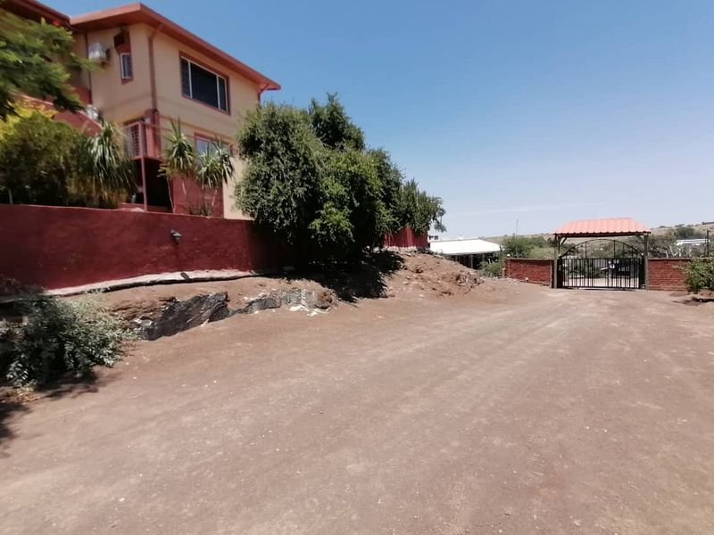 Beautiful and popular guest house for sale in Keetmanshoop – Namibia - Photo 4