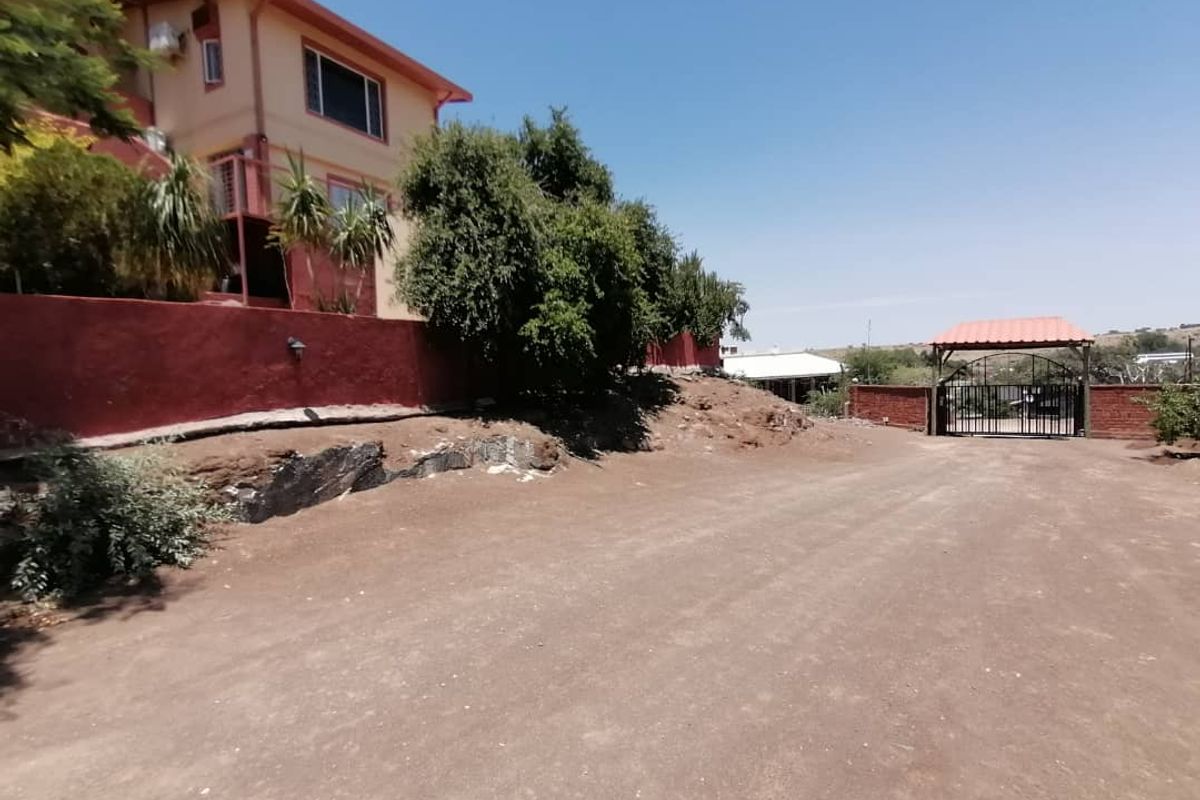 Beautiful and popular guest house for sale in Keetmanshoop – Namibia - Photo 4