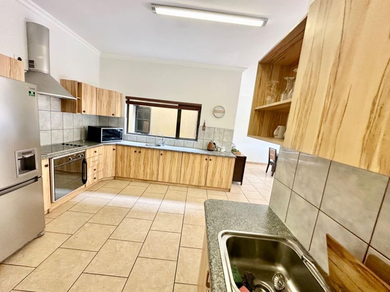 4 Bedrooms House For Sale in Long Beach - Photo 9