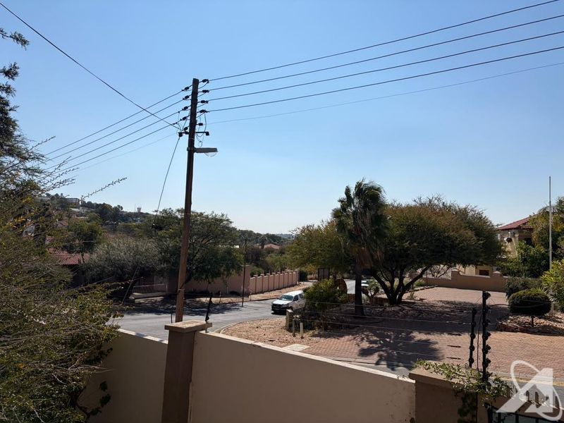 Freestanding House For Sale In Llein Windhoek - Photo 7
