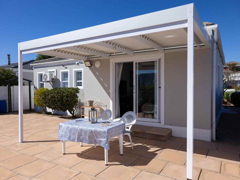 Charming, Secure Living in a Prime Location! - Photo 4