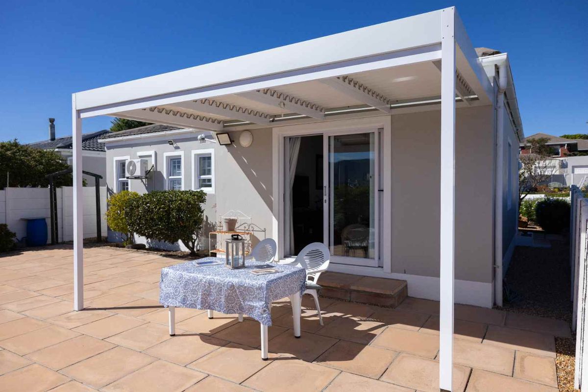 Charming, Secure Living in a Prime Location! - Photo 4