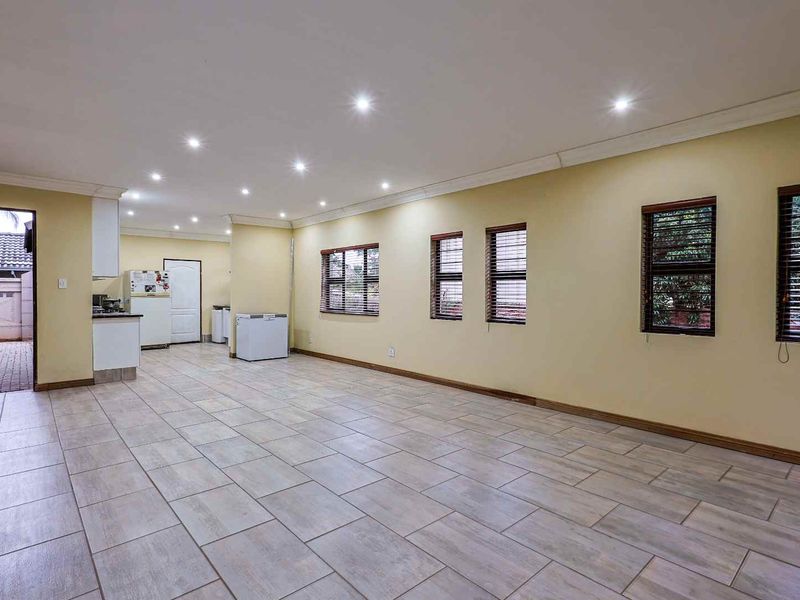 Endless potential in Val de Grace - Photo 7