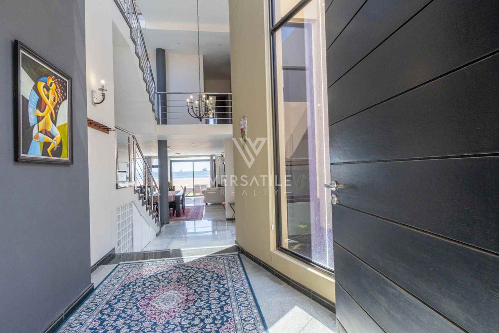 9 - Front door entrance