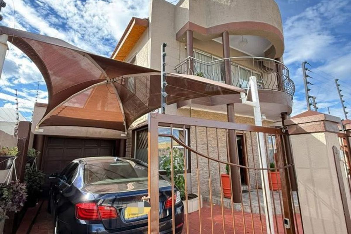 Stunning Standalone four-bedroom house for sale in Cimbebasia - Photo 5