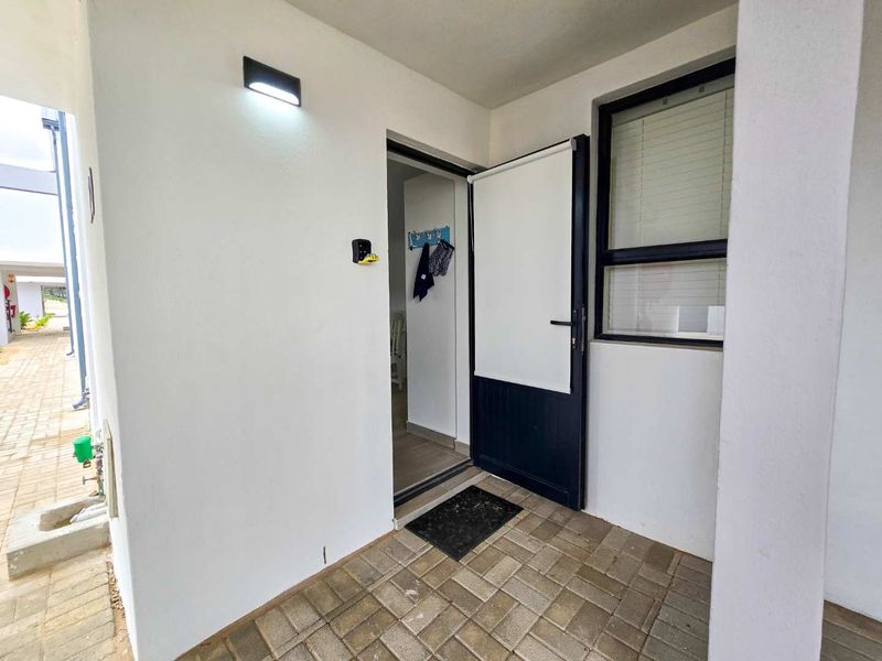 Two bedroom unit for sale in Stilbaai-Wes. - Photo 4