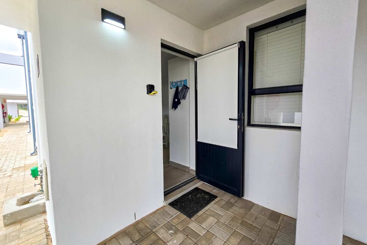 Two bedroom unit for sale in Stilbaai-Wes. - Photo 4