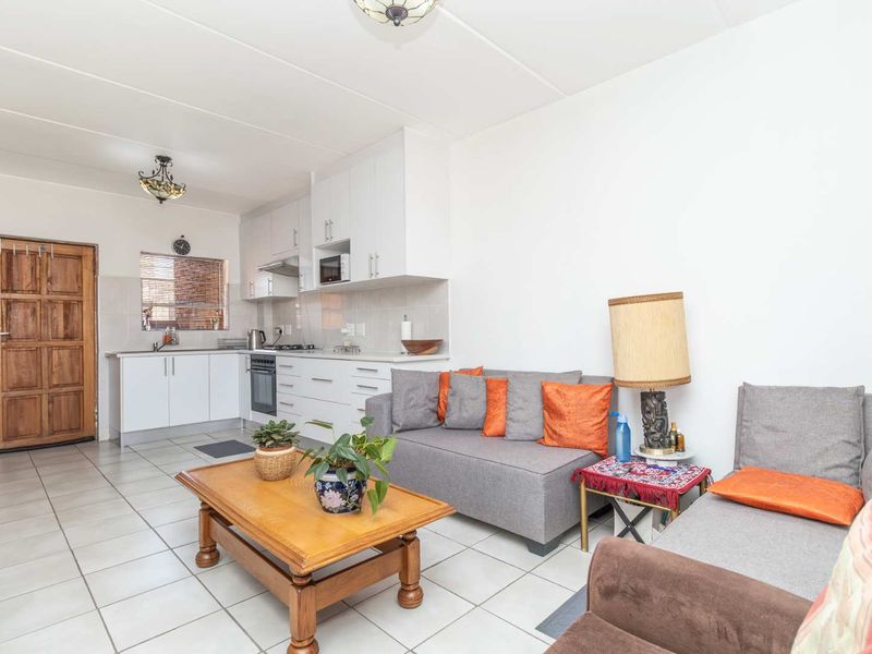 Honeypark Haven: Modern, Stylish, Perfect Home for Families & Pets! - Photo 7