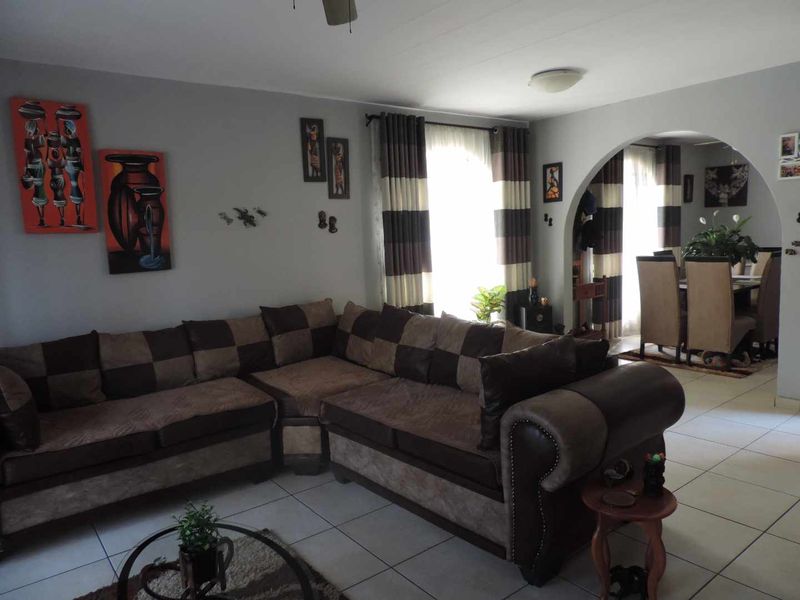 Magnificent 2 bedroomed townhouse in Southcrest - Photo 6