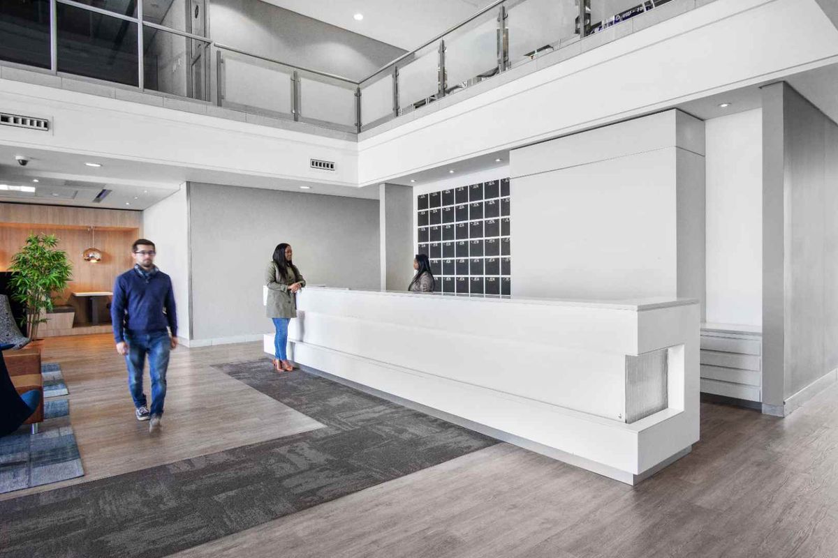 Beautifully designed office space for 1 person in Spaces Design Quarter. - Photo 3