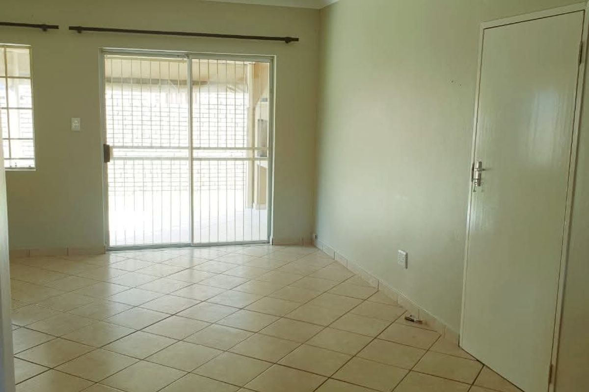 Charming 2-Bedroom Townhouse for Sale in Amberfield Ridge Estate!!! - Photo 3