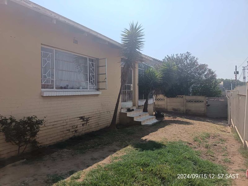 3 bedroom house with flatlet For sale! - Photo 3