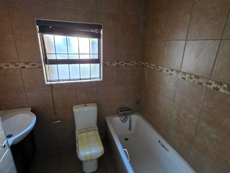 Recently Renovated Immaculate Home for Sale in Garsfontein - Photo 9
