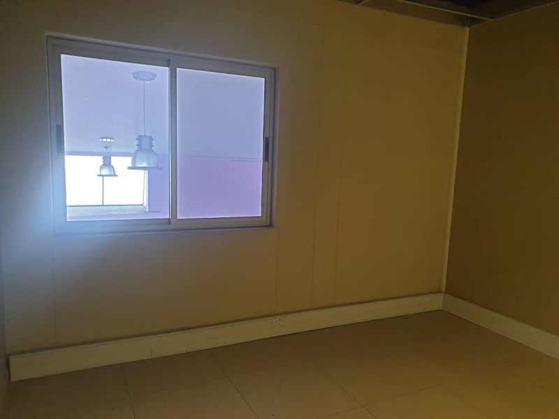 WAREHOUSE WITH OFFICE FACILITY TO LET: - Photo 6