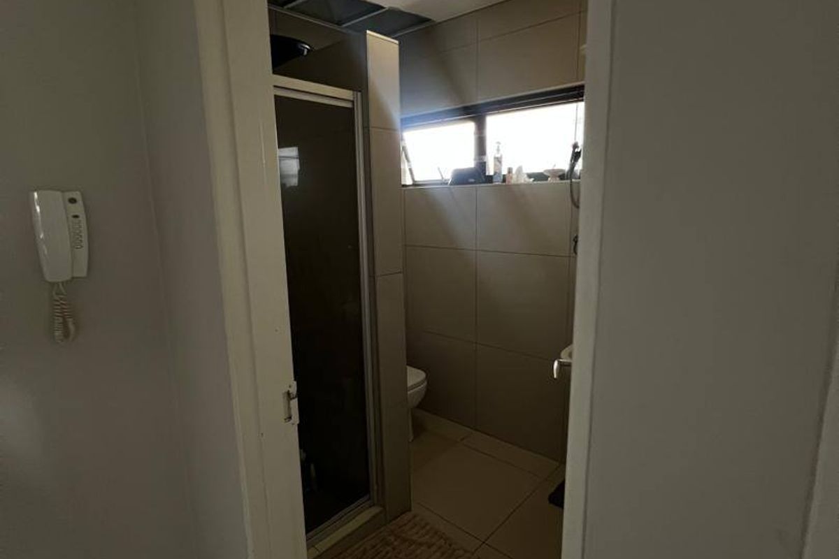 FOR SALE MOTH CENTER  N$1 100 000,00 cc reg - Photo 5