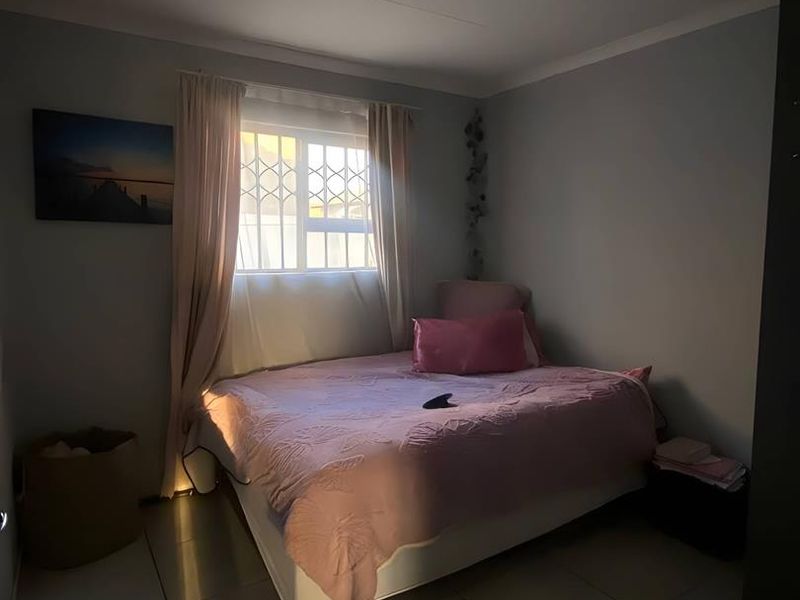 Three-Bedroom Home in Dawn City, Dawn Park  This well-positioned three-bedroom, two-bathroom home is situated in the established residential community - Photo 7