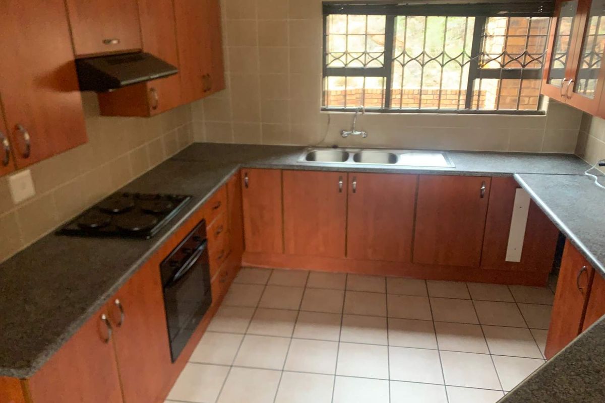 Modern Living in Winchester Hills: A Ground-Floor Gem in Movado Complex - Photo 2