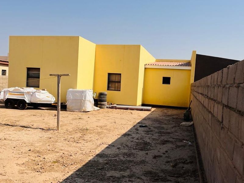 Two bedrooms house for sale in Arandis,  Selling Price N$620000 (cost excluded), erf size 450 sqm - Photo 7