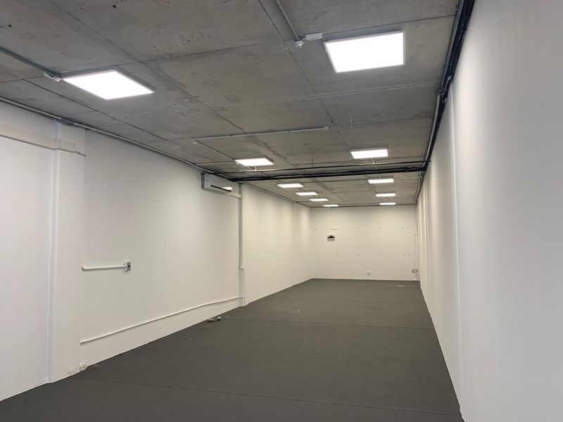 Prime Retail Space Available on Edward Road – Ready to Lease! - Photo 6