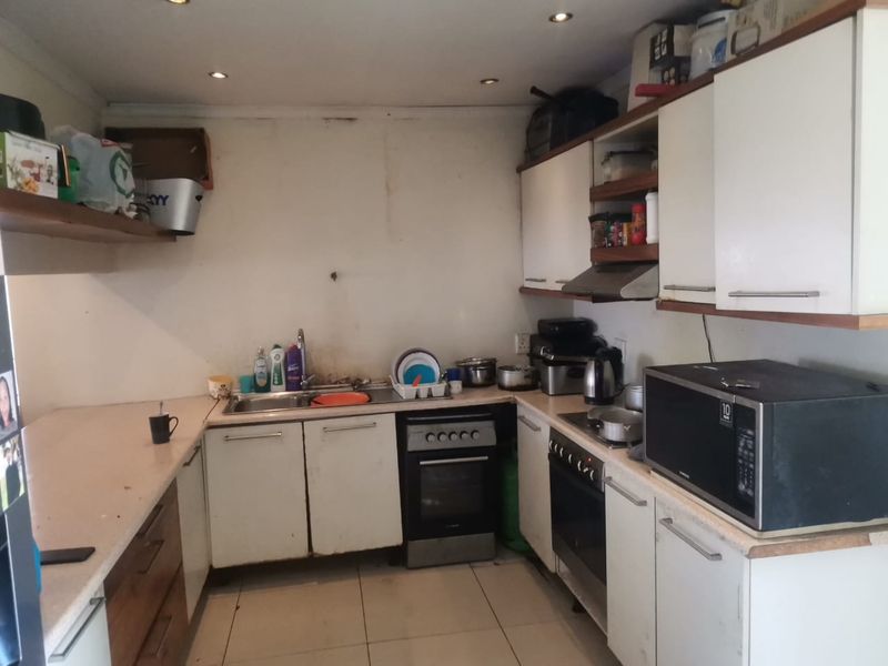 Calling all deveopers or someone keen to take on a project home!! - Photo 6