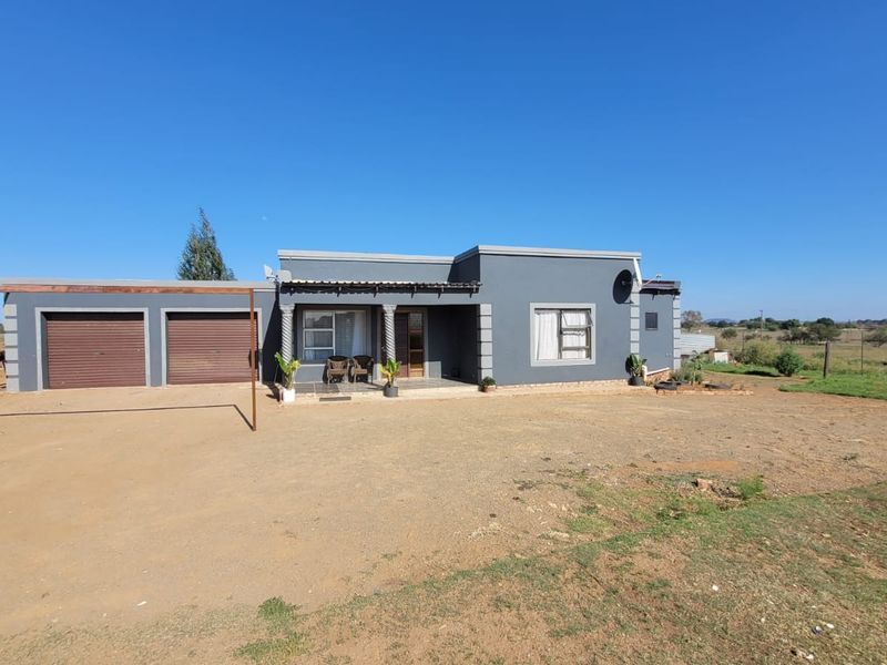 THREE HOUSES. ON BANKS OF RENOSTER RIVER. EXCEPTIONAL  MULTI-PURPOSE SMALL HOLDING. - Photo 3