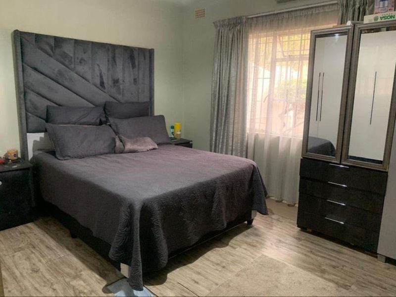 2 Bedroom With a Pool For Sale Vanderbijlpark CW2 - Photo 4