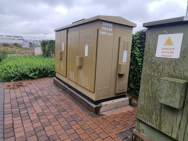 11 695m2 R21 Olifantsfontein Warehouse To Let - Photo 4