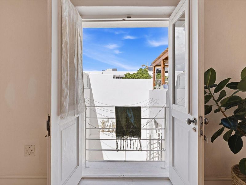 2 Bed Cottage In The City ! - Photo 7