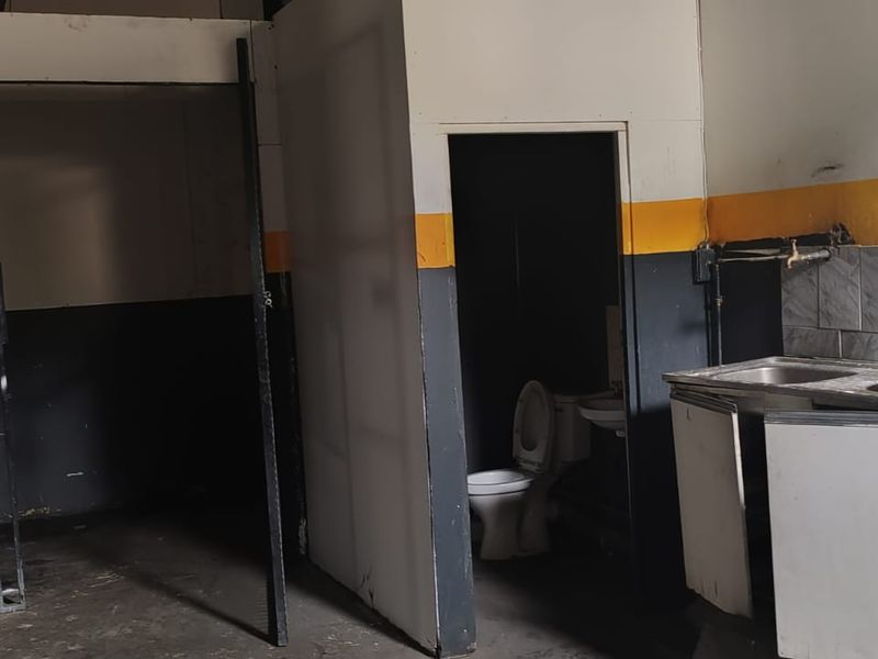 Rev Up Your Business in Vibrant Halfway House! - Photo 8