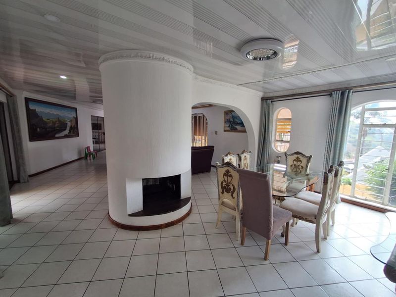 FAMILY HOME IN SECURED AREA IN BASSONIA - Photo 5