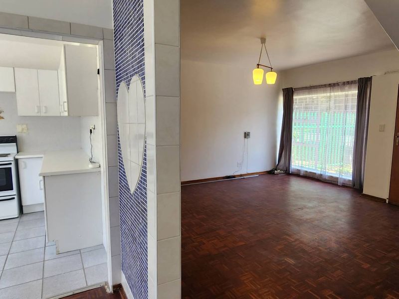 Neat 3 bedroom townhouse with garden - Benoni Central - Not pet friendly - Photo 8