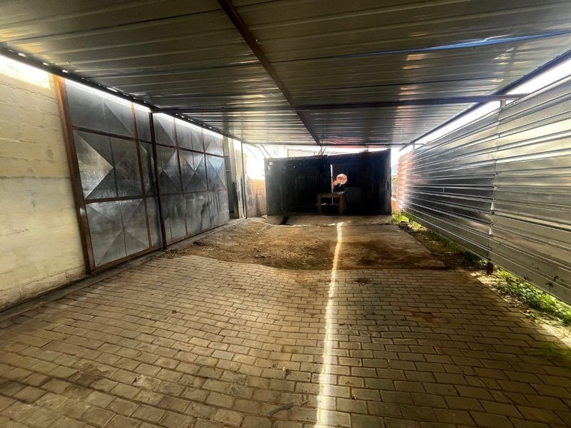 To let warehouse- southern industrial area - Photo 7