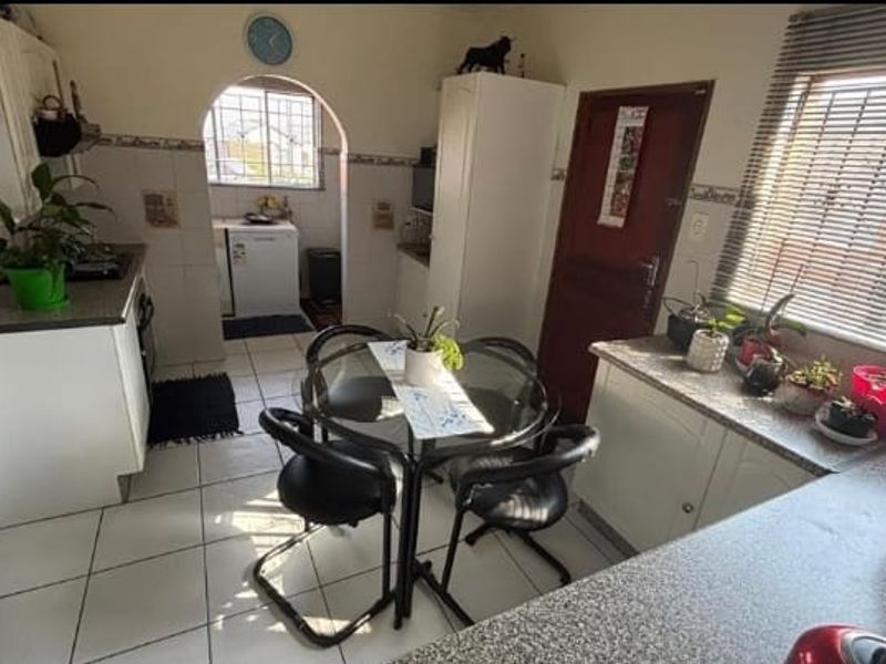 3 Bedroom House for Sale in Winchester Hills - Photo 6