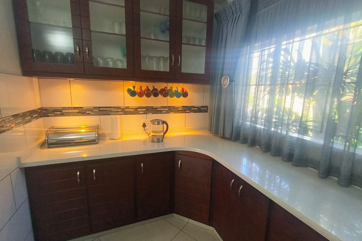 Beautiful 4 Bedroom House to rent - Photo 4