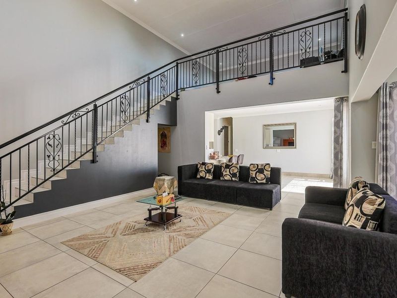 Stunning Family Oasis in Country View Estate – Your Dream Home Awaits! - Photo 6