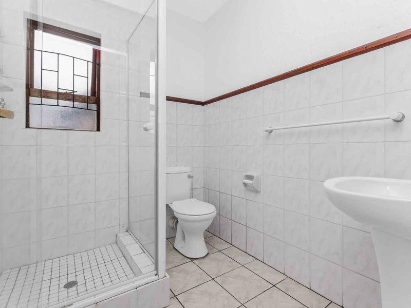 2 BEDROOM APARTMENT/FLAT FOR SALE IN LONEHILL - Photo 10
