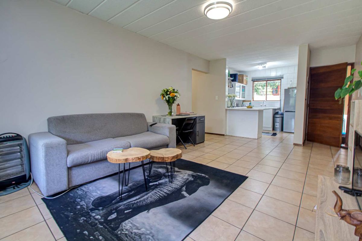 Tranquil Apartment Steps from Hoerskool Randburg! - Photo 2