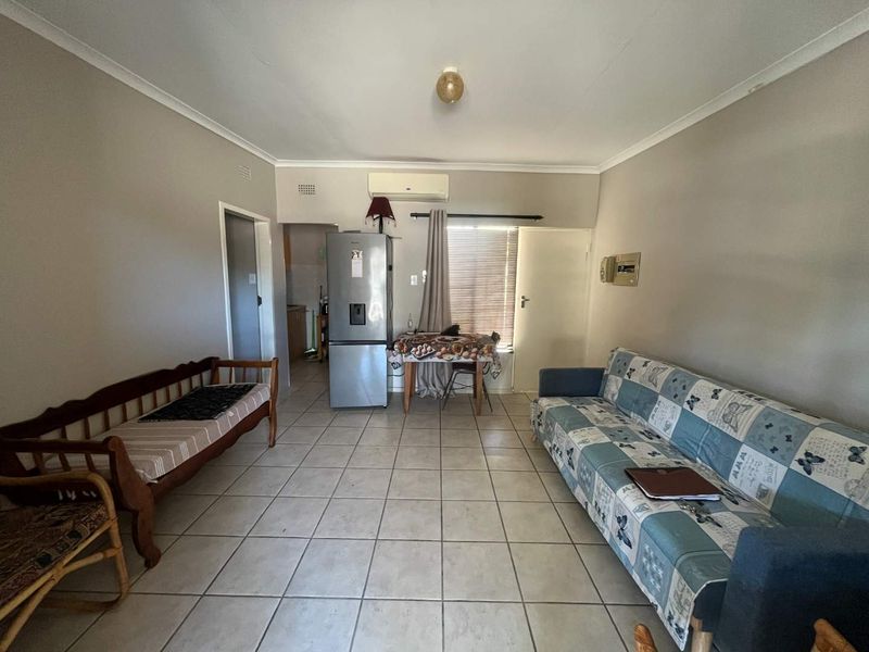One-Bedroom Flat for Sale in Keidebees - Photo 6