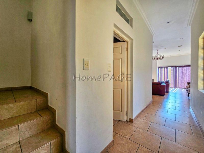 Long Beach Ext 1, Walvis Bay:  4 Bedr Double Storey Home is for Sale - Photo 5