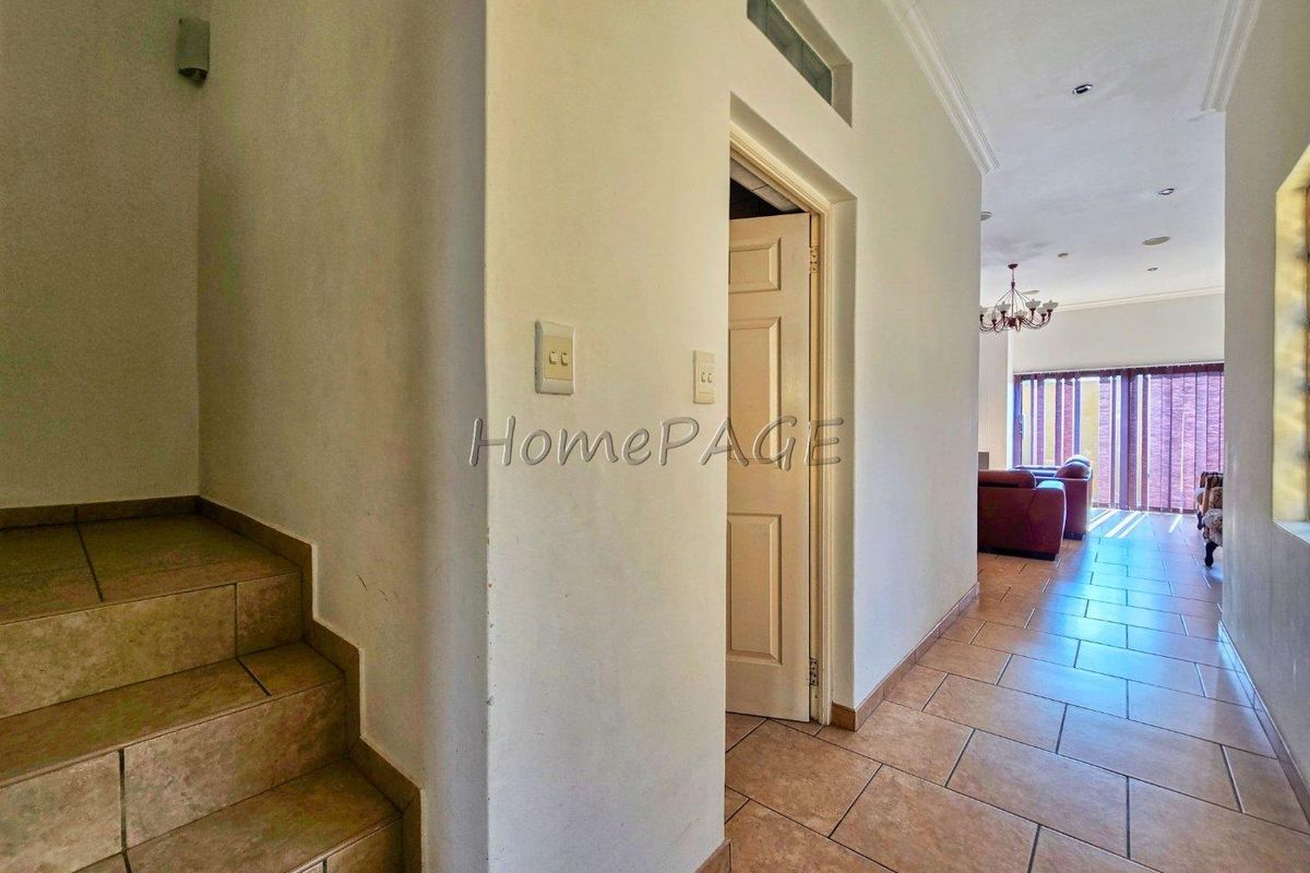 Long Beach Ext 1, Walvis Bay:  4 Bedr Double Storey Home is for Sale - Photo 5