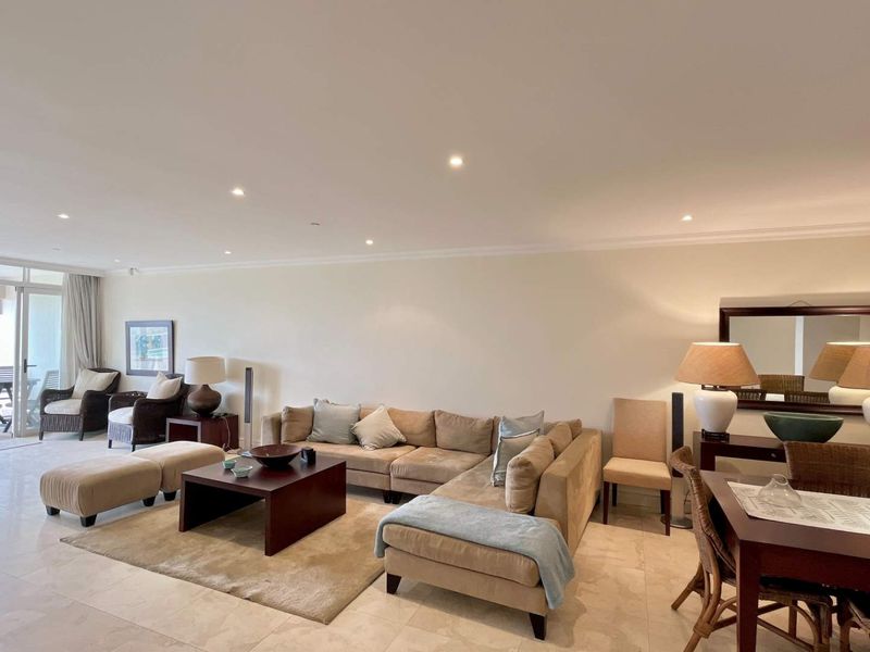 Stunning Beach front Apartment - Photo 5