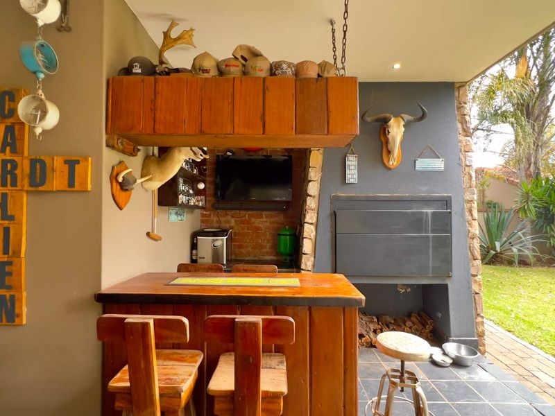 Full title Town house in Midstream Estate - Photo 4