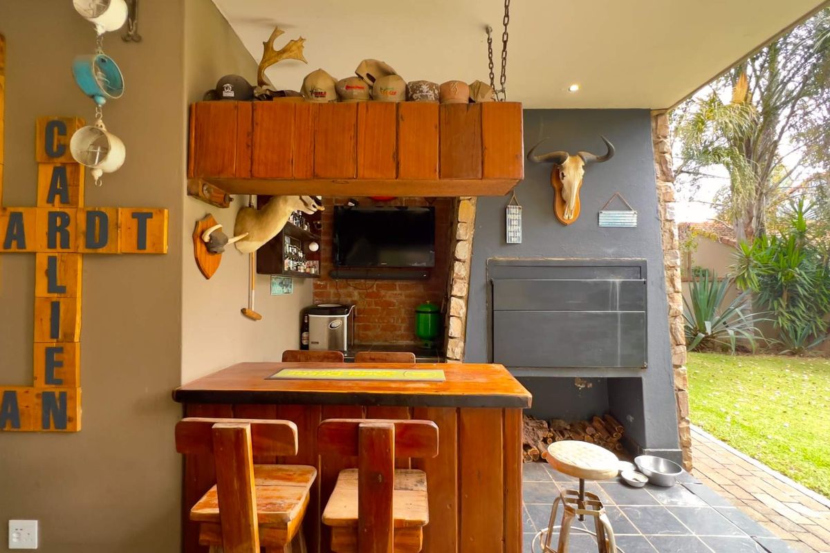 Full title Town house in Midstream Estate - Photo 4