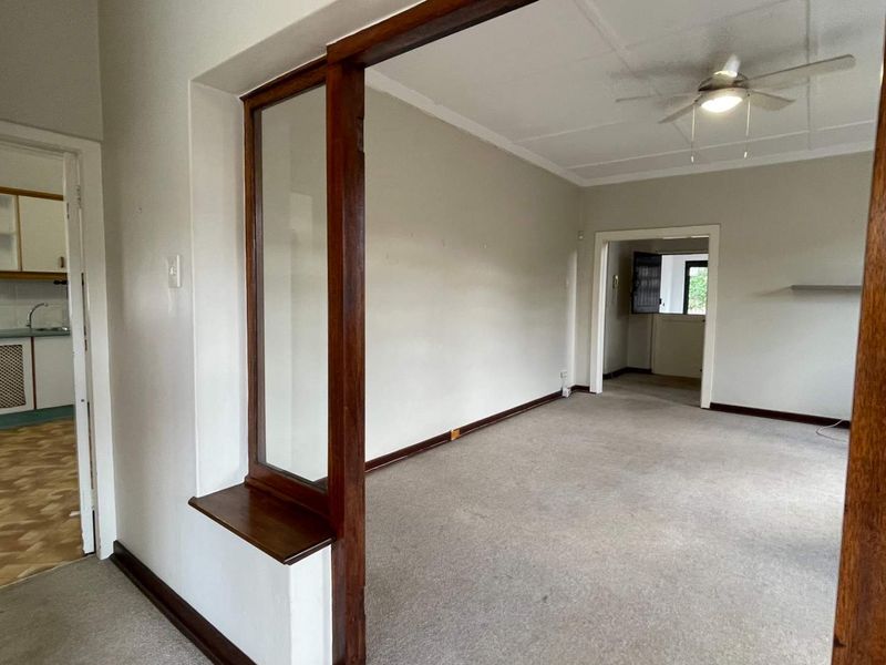 Spacious Family Living with Pool & Expansive Garden | Athlone, Durban North - Photo 10