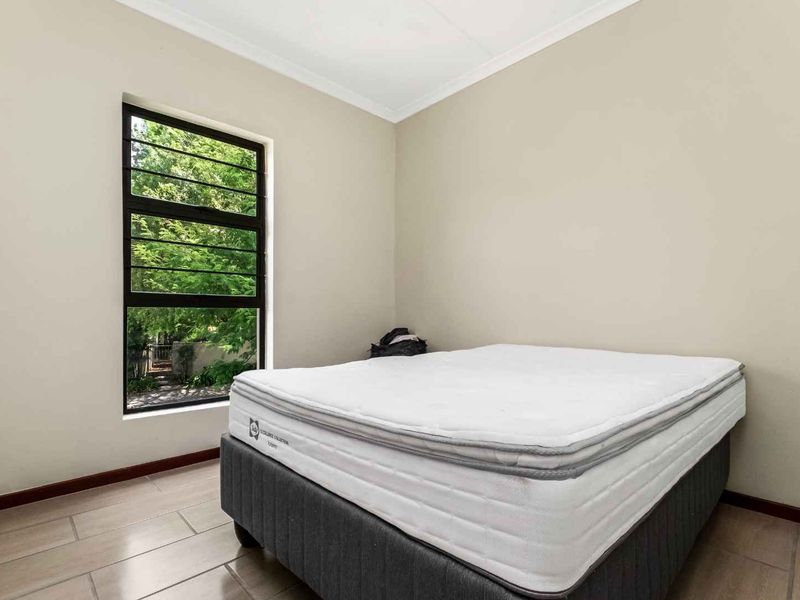 Immaculate 2 Bedroom 2 Bathroom Loft Apartment - Photo 8